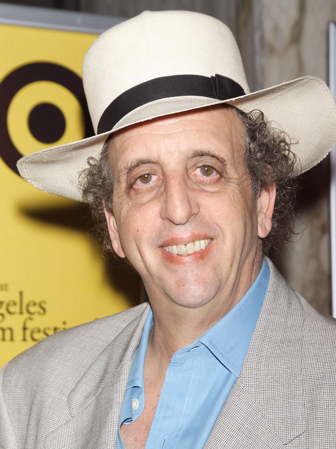 How tall is Vincent Schiavelli?